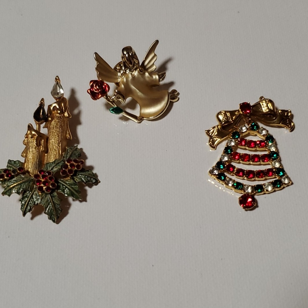 3 Christmas pins